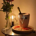 Couttet Champion Romantique Proche Gare